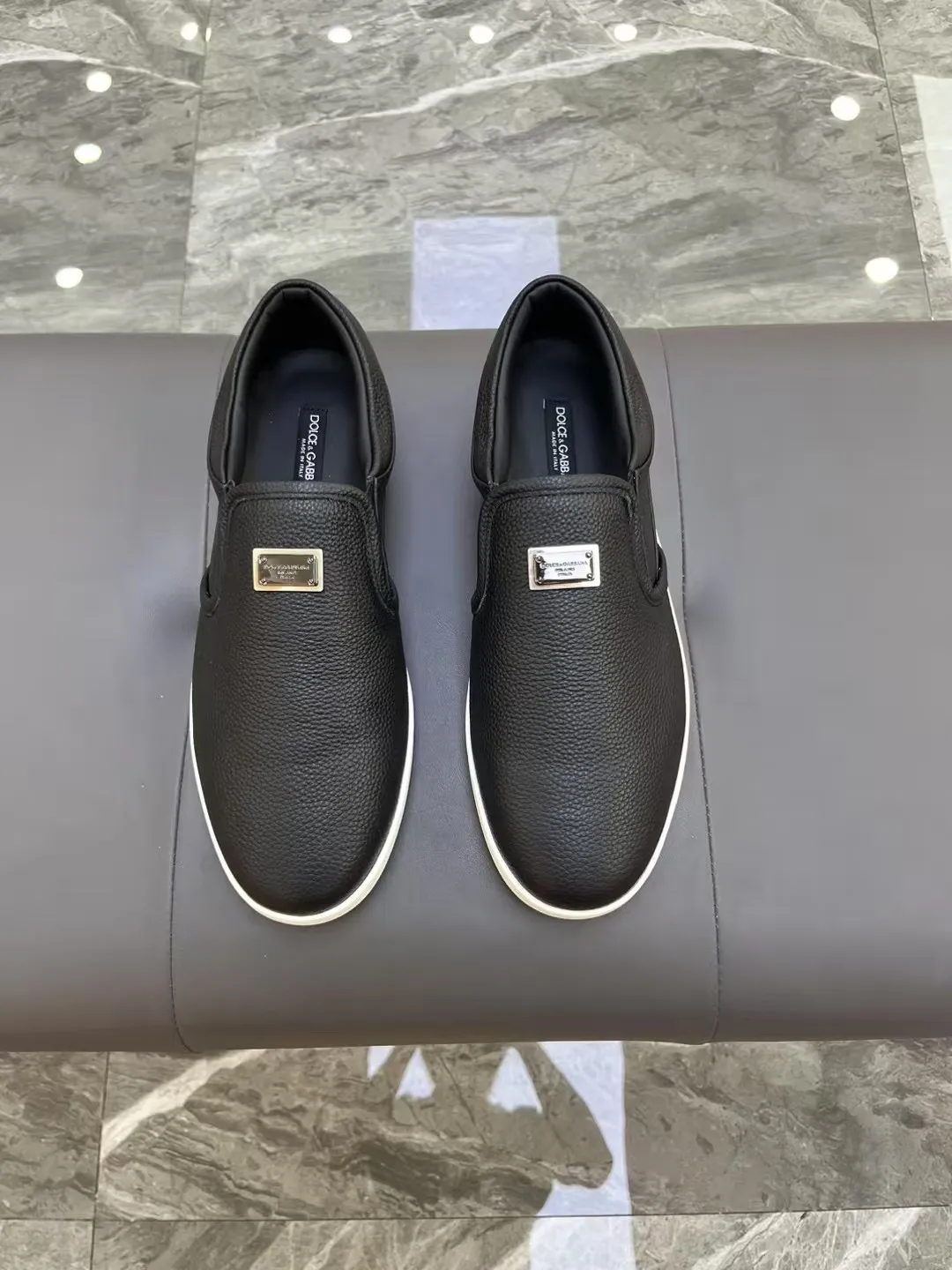 Men's Men's Shoes 💰400 [New Style] 🐝🐝DG men's calfskin sneakers Portofino Yacht shoes, simple and versatile design, unique saddle leather soles. The Dolce &G logo rear wing is the icing on the cake. Imported cowhide + rubber outsole Size: 39-44 (customized at 38.45)